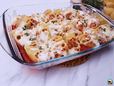 Caracolas rellenas de boloñesa de atún