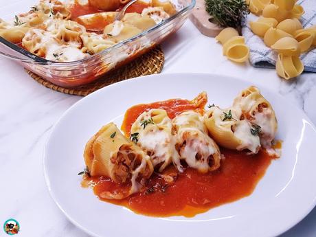 Caracolas rellenas de boloñesa de atún