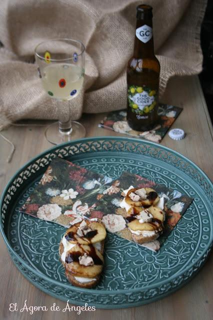 TOSTAS  TEMPLADAS DE MANZANA Y FOIE