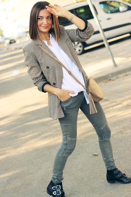 Look cañero con blazer de cuadros