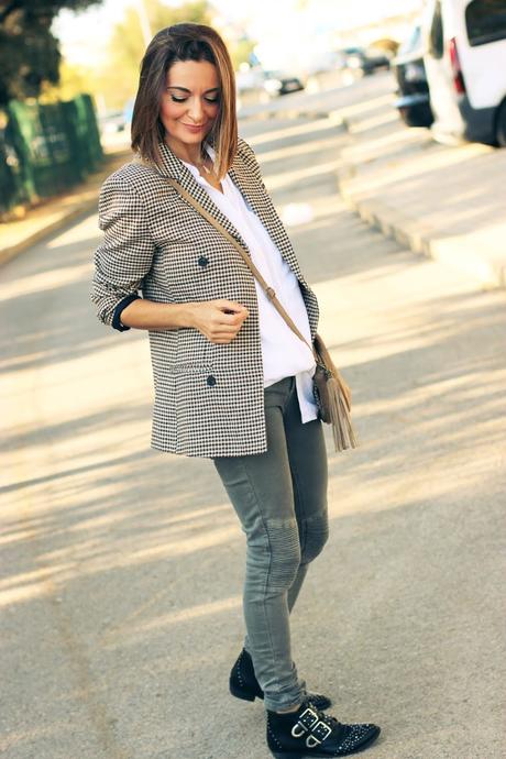 Look cañero con blazer de cuadros