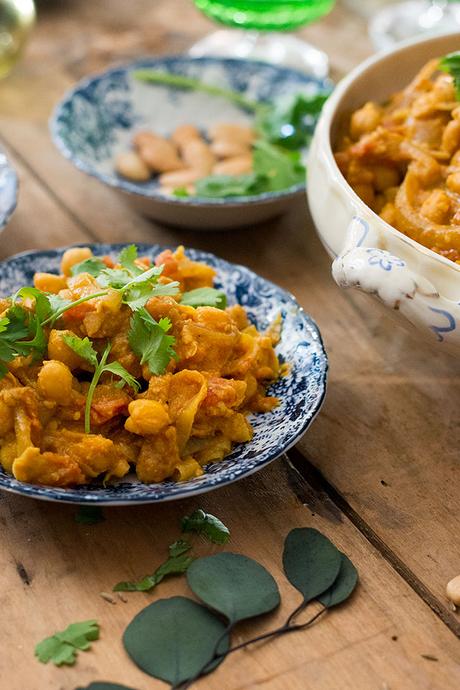 CURRY DE GARBANZOS Y ALMENDRAS