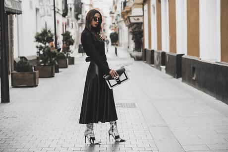 NEWSPAPER PRINT BOOTS - LOOKS PARA LA SEMANA (VIDEO) NEWSPAPER PRINT BOOTS - LOOKS PARA LA SEMANA (VIDEO)