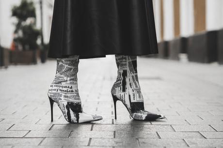 NEWSPAPER PRINT BOOTS - LOOKS PARA LA SEMANA (VIDEO) NEWSPAPER PRINT