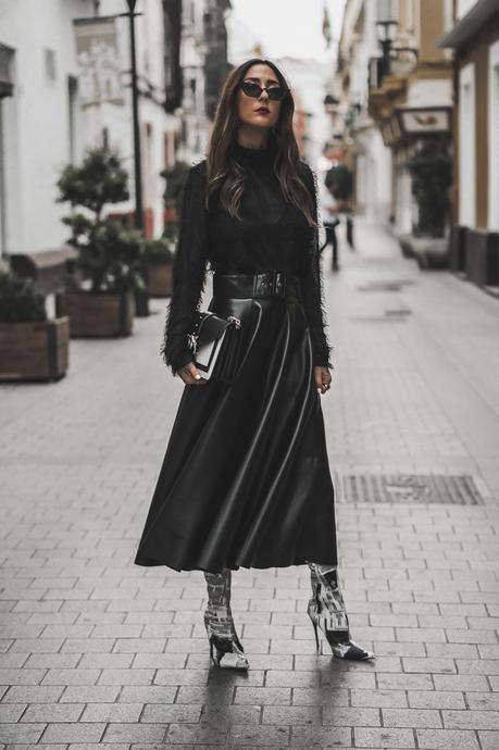 NEWSPAPER PRINT BOOTS - LOOKS PARA LA SEMANA (VIDEO) NEWSPAPER PRINT BOOTS - LOOKS PARA LA SEMANA (VIDEO)