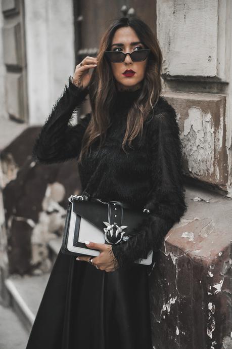 NEWSPAPER PRINT BOOTS - LOOKS PARA LA SEMANA (VIDEO) NEWSPAPER PRINT BOOTS - LOOKS PARA LA SEMANA (VIDEO)