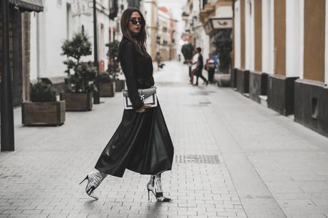 NEWSPAPER PRINT BOOTS - LOOKS PARA LA SEMANA (VIDEO) NEWSPAPER PRINT BOOTS - LOOKS PARA LA SEMANA (VIDEO)