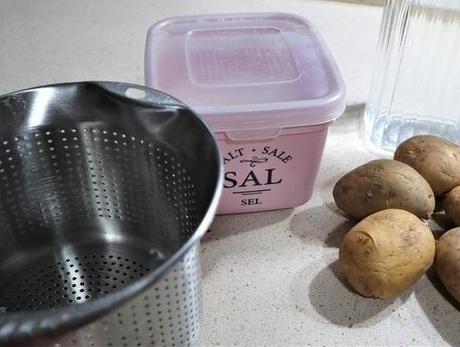 ¿Qué ingredientes necesito para hacer patatas cocidas con Mycook?