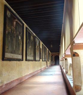 Lienzos de los milagros del claustro mudéjar del Real Monasterio de Santa María de Guadalupe: álbum fotográfico