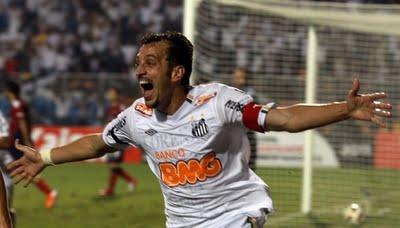 SANTOS Y UN PEQUEÑO PASO HACIA LA FINAL