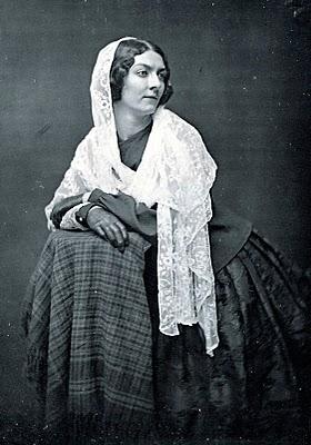 La decadencia de una época, sus apasionadas historias, la belleza sin clase y el Arte.