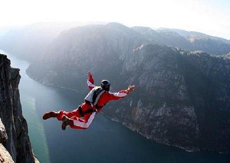 ¿Por qué nace +qHombre?