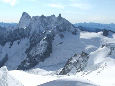 ALPES DOS CUATROMILES EN 15 HORAS DENT DU GEANT Y EL ROCHEFORT