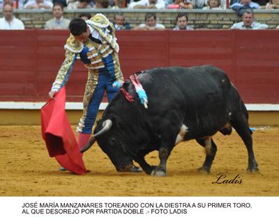 CORDOBA 4ª DE ABONO: MANZANARES SALIO POR LA PUERTA GRANDE DE LOS CALIFAS