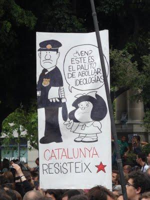 Protesta por la carga policial de Plaza Cataluña