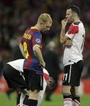 paul-scholes-atonito-con-el-jersey-de-iniesta-0