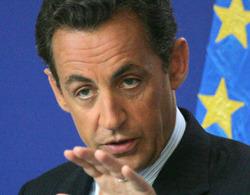 SARKOZY SE ENFRENTA A LOS 