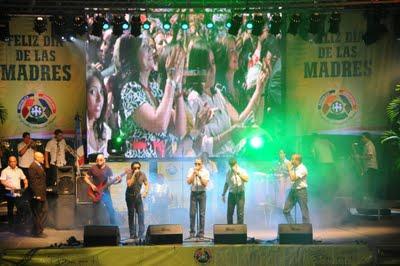 CON LA PRIMERA DAMA...