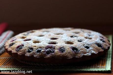 Tarta rápida de cerezas del Jerte y frutos del bosque