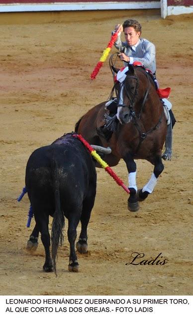 CORDOBA 7ª Y ULTIMA DE FERIA: LEONARDO HERNANDES SALE POR LA PUERTA GRANDE DE LOS CALIFAS