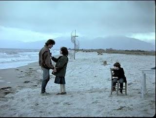 CINEFÓRUM DE SOBREMESA (porque el cine nos alimenta...)Hoy: Paisaje en la niebla, (Theo Angelopoulos, 1988)