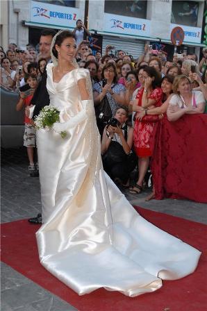 Carmen Solís Tello, una novia espléndida con su magnífico vestido de Victorio & Lucchino