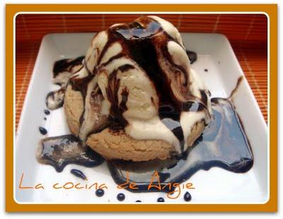 SKILLET COOKIE SUNDAE