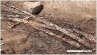 Arqueólogos alemanes han excavado uno de los santuarios principales, el Oráculo de Abai