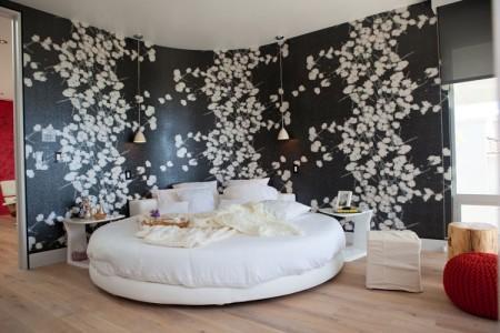 Supercasa en California puertas correderas a la terraza estilo moderno estilo californiano diseño moderno decoración en blanco decoración de interiores decoración de exterior cocinas blancas casa en california casa con piscina casa abierta