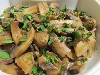 CHAMPIÑONES AL AJILLO