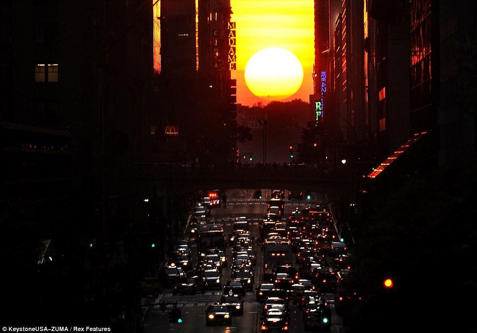 (Espectaculares fotos) Manhattanhenge: Un fenómeno que ocurre sólo dos veces al año