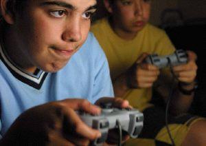 LOS VIDEOJUEGOS VIOLENTOS SI PRODUCEN AGRESIVIDAD