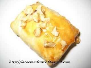 HOJALDRITOS DE BRIE CON NUECES Y MIEL