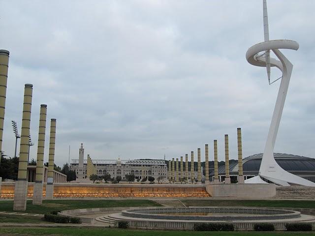 EN BARCELONA: CAMINANDO POR MONTJUIC