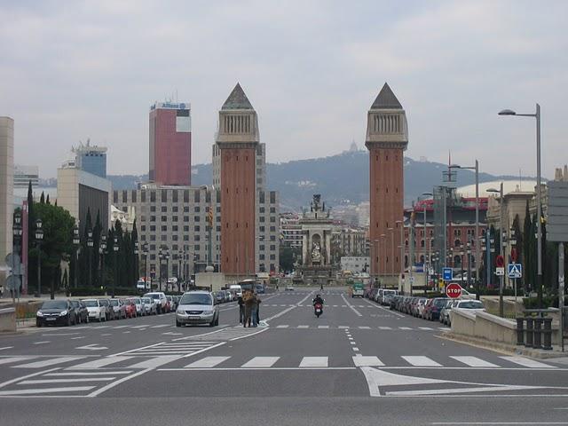 EN BARCELONA: CAMINANDO POR MONTJUIC