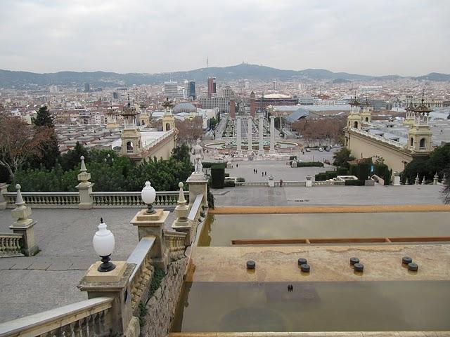 EN BARCELONA: CAMINANDO POR MONTJUIC