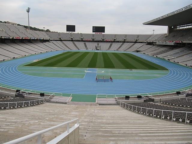 EN BARCELONA: CAMINANDO POR MONTJUIC