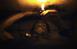 SE ENTIERRA VIVO Y MUERE ASFIXIADO