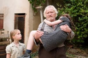 sarah-s-key-elle-s-appelait-sarah-3 Infancia en guerra: la memoria fabulada de “Esperanza y gloria” para Cinearchivo / la memoria renovada de “La llave de Sarah” para Ultramundo