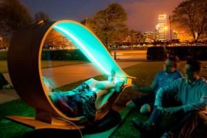 Soft Rocker – Relajate y recarga tus dispositivos en esta impresionantemente belleza de “mecedora”