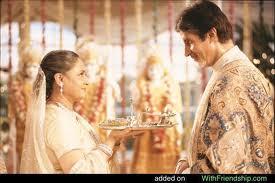 Amitabh Bachchan y Jaya celebran su aniversario de boda.