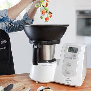 Robot de cocina de Taurus cocinando Mycook One