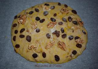 Coca de nueces y pasas Coca de nueces y pasas