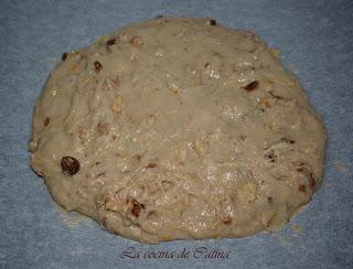 Coca de nueces y pasas Coca de nueces y pasas