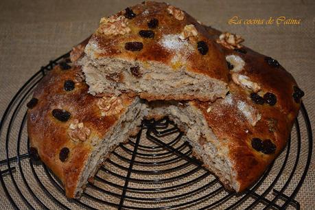 Coca de nueces y pasas Coca de nueces y pasas