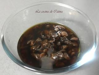 Coca de nueces y pasas