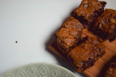 Cuadraditos Veganos de Plátano y Chocolate