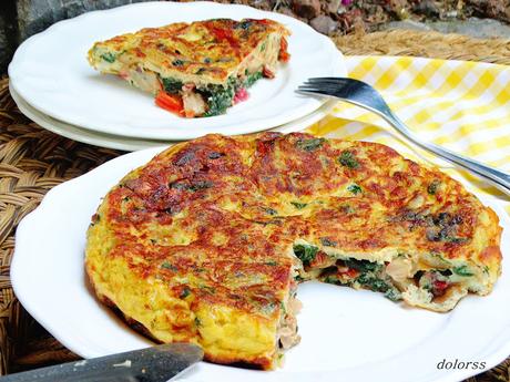 Tortilla de setas (llanega blanca) con acelga roja