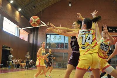 Galería de emociones del Bàsquet Femení Sant Adrià-GEiEG Uni Girona (Liga Femenina 2)