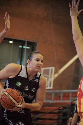 Galería de emociones del Bàsquet Femení Sant Adrià-GEiEG Uni Girona (Liga Femenina 2)